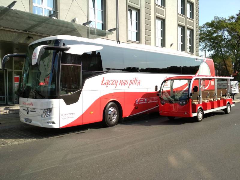 turystyczny autobus autobus reprezentacji polski hotel radisson meleks