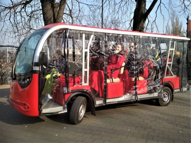 turystyczny meleks elektryczny autobus zwiedzanie rodzinne zwiedzanie dla dzieci wycieczki z dziecmi obazjdowe zwiedzanie