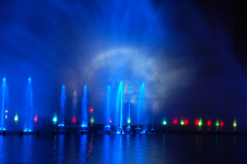 fontanna wroclaw pokaz specjalny fontanny fontanna ze swiatlami i dzwiekiem