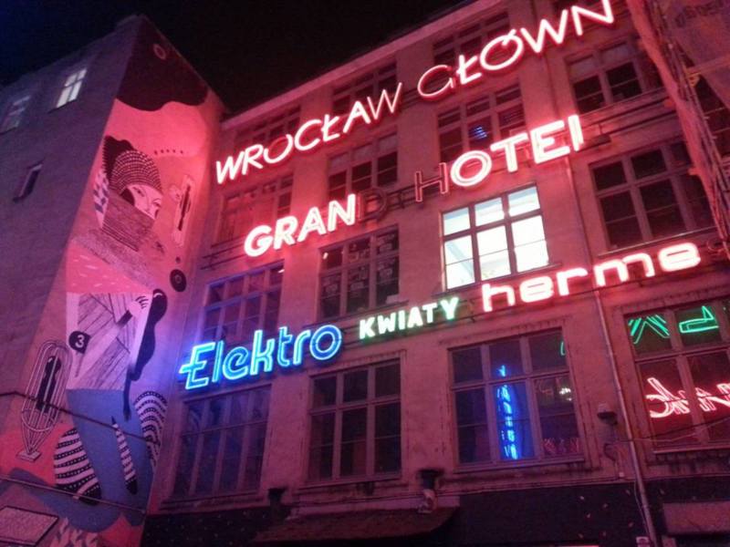 neony wroclawskie wroclaw noca